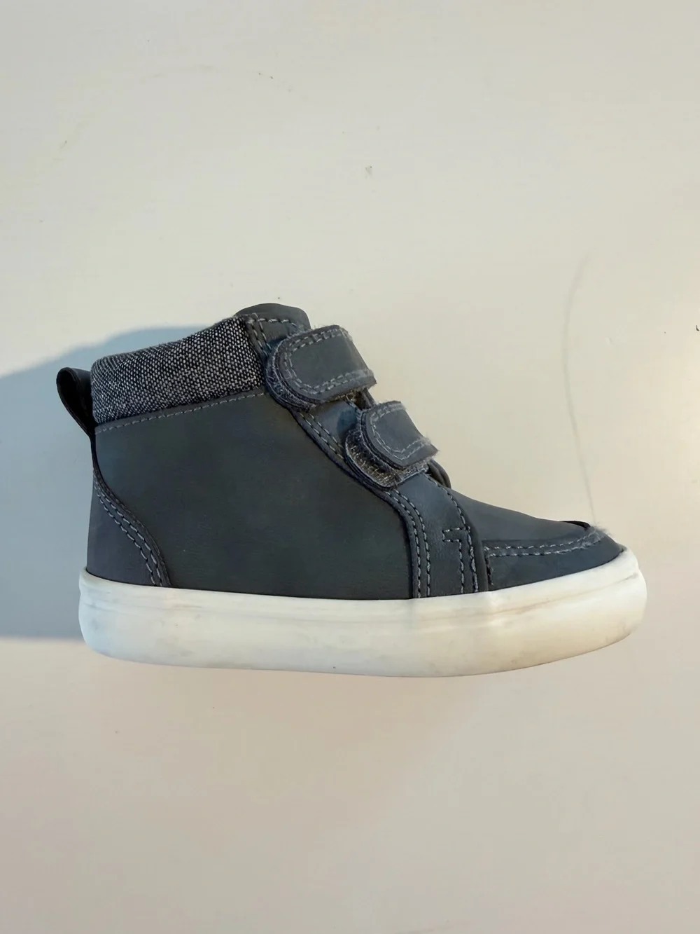 Cat & Jack Gray High-Top Boots, Sneakers Baby/Toddler size 5
